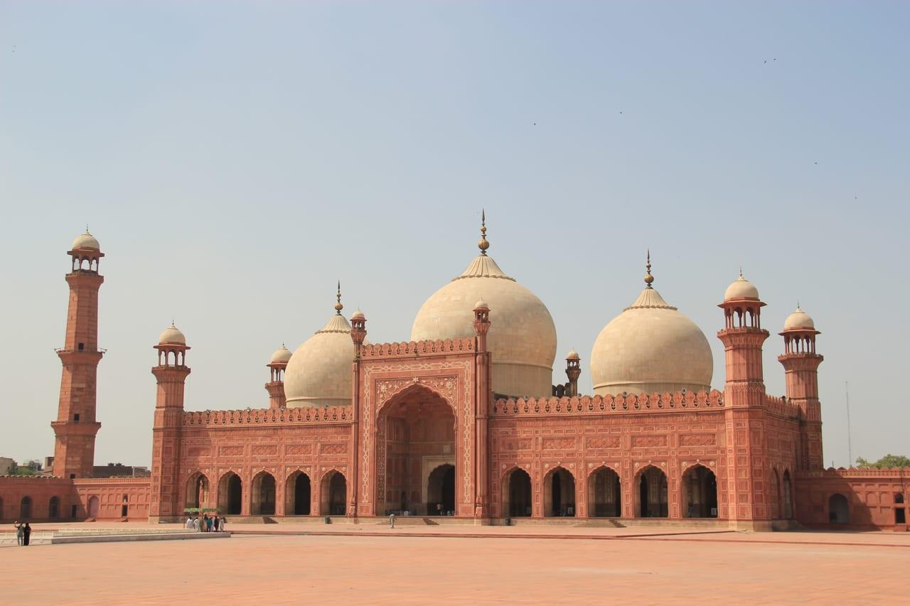 Rent a car in Lahore, Pakistan