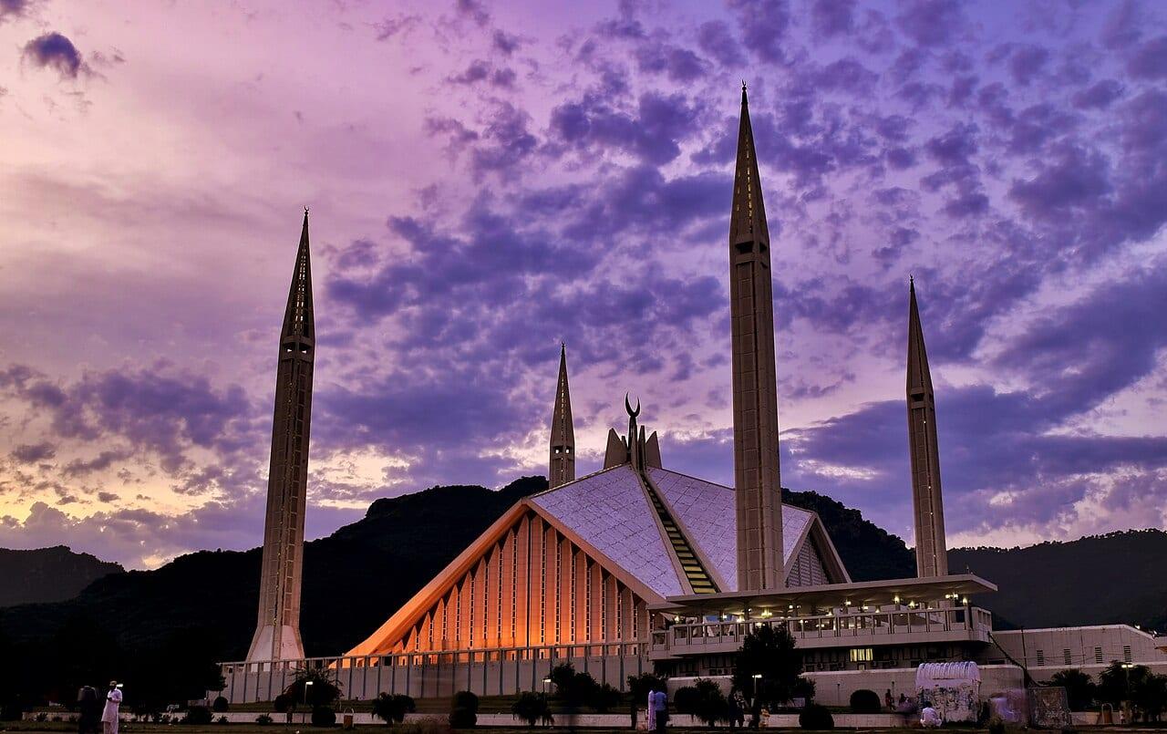 Rent a car in Islamabad, Pakistan
