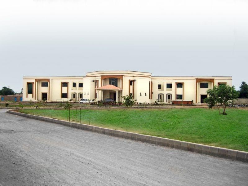 Rent a car in Dera Ghazi Khan, Pakistan